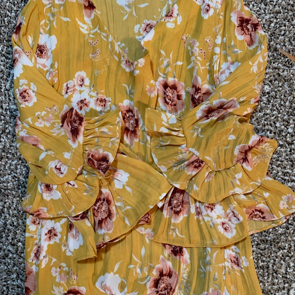 Romantic ruffle sleeve top